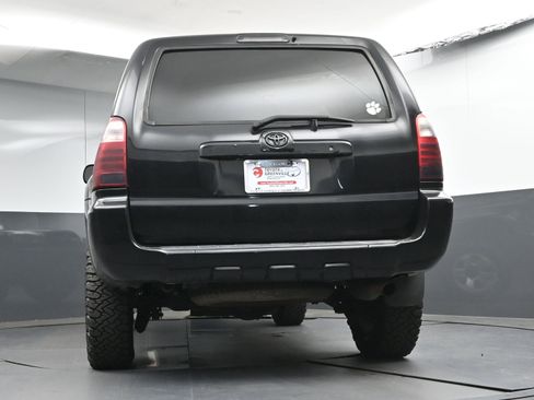 Used 2007 Toyota 4Runner SR5 AWD/4WD image 25