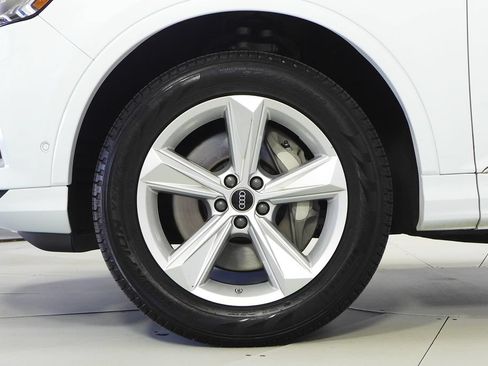 Used 2023 Audi Q7 3.0T Premium w/ Convenience Package AWD/4WD image 5