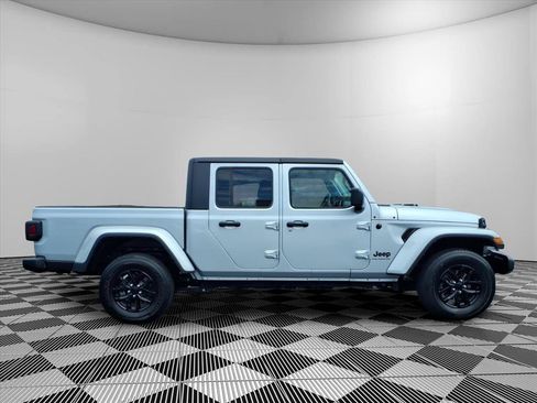 Certified 2023 Jeep Gladiator Sport AWD/4WD image 30