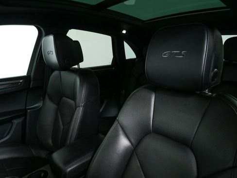 Certified 2017 Porsche Macan GTS image 5
