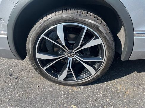 Used 2022 Volkswagen Tiguan SEL R-Line AWD/4WD image 31