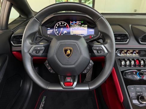 Used 2016 Lamborghini Huracan LP 610-4 AWD/4WD image 39