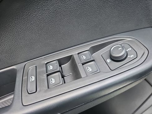 New 2026 Volkswagen Taos SE AWD/4WD image 17