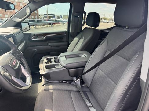Used 2023 GMC Sierra 1500 Elevation image 18
