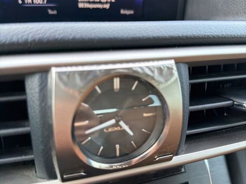 Used 2017 Lexus IS 200t image 10