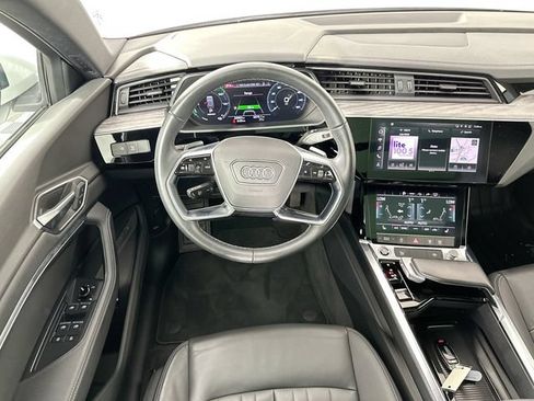 Used 2022 Audi e-tron Premium w/ Convenience Plus Package AWD/4WD image 11