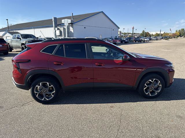 Certified 2024 Chevrolet Trax LT w/ Driver Confidence Package FWD image 18