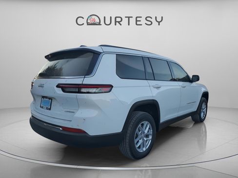 New 2025 Jeep Grand Cherokee L Laredo image 4