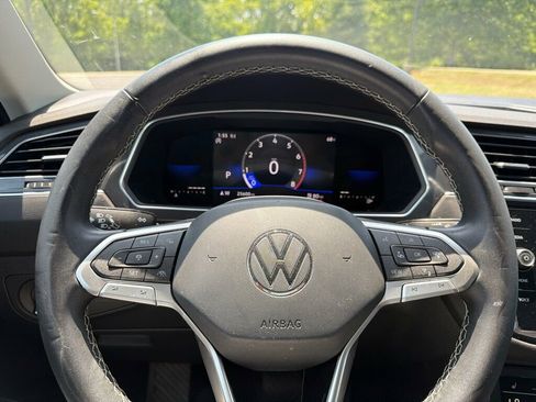 Used 2023 Volkswagen Tiguan SE AWD/4WD image 17