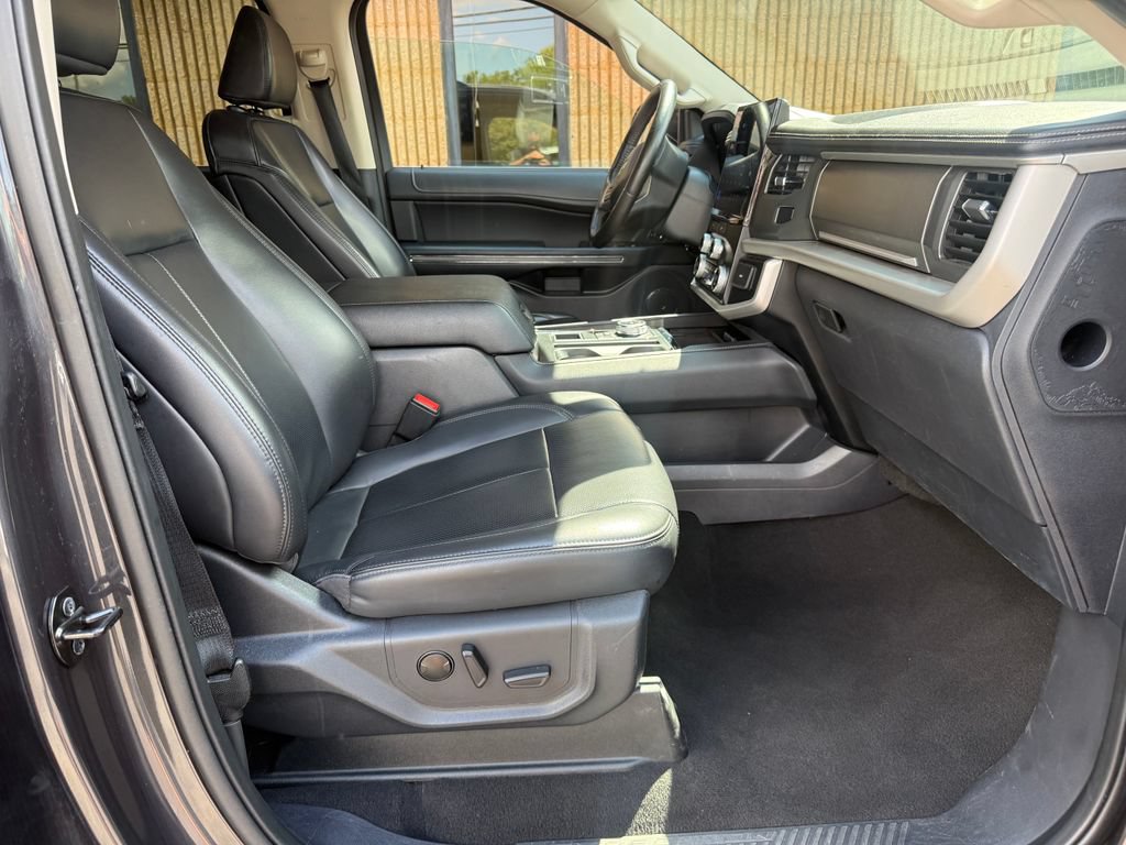 Used 2024 Ford Expedition XLT RWD image 26