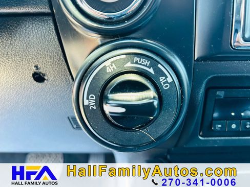 Used 2018 Nissan Titan SL w/ Midnight Edition AWD/4WD image 19