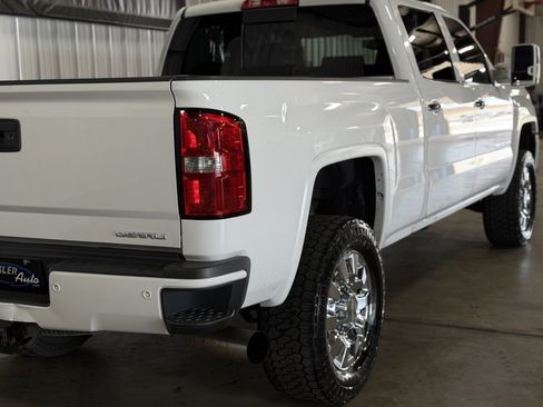 Used 2017 GMC Sierra 2500 Denali w/ Duramax Plus Package AWD/4WD image 37