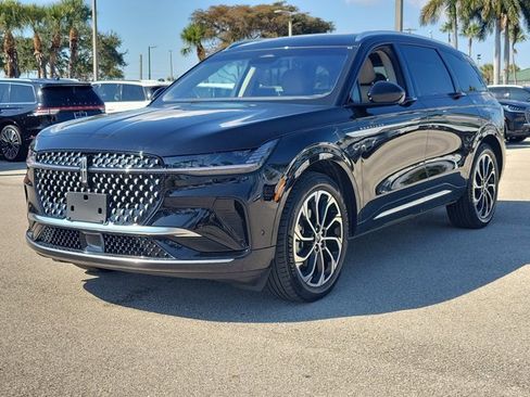 Certified 2024 Lincoln Nautilus Reserve w/ Equipment Group 202A image 3