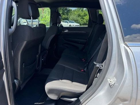 Used 2018 Jeep Grand Cherokee Laredo AWD/4WD image 7
