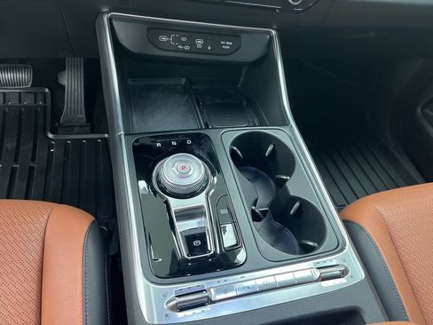 Used 2025 Kia Carnival SX Prestige FWD image 11