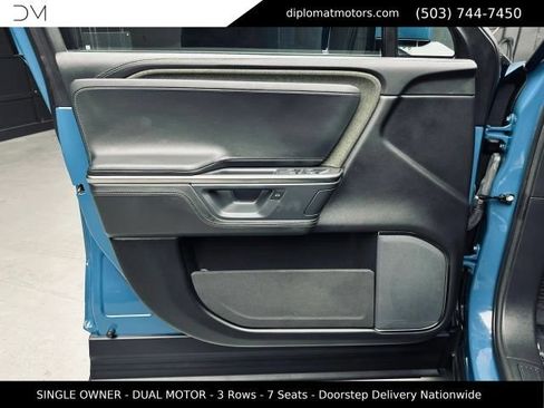 Used 2025 Rivian R1S Adventure AWD/4WD image 28
