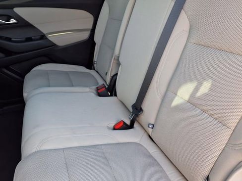 Used 2023 Chevrolet Traverse LS image 6