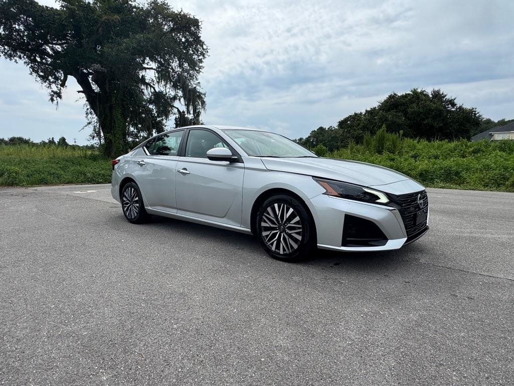 Used 2023 Nissan Altima 2.5 SV FWD image 7
