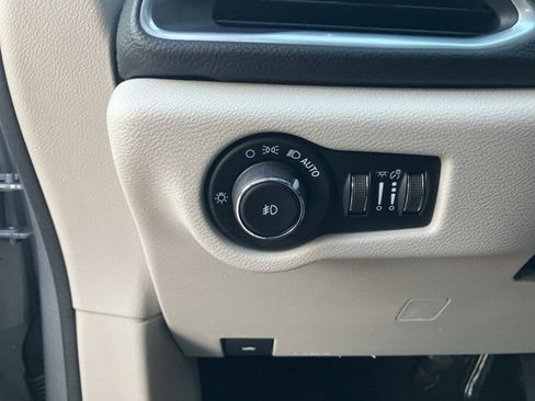 Used 2018 Chrysler Pacifica Limited w/ Advanced Safetytec Group image 16