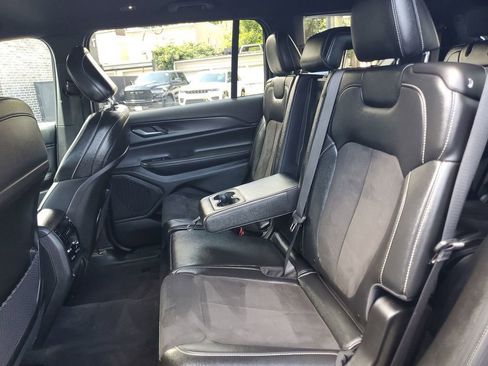 Used 2024 Jeep Grand Cherokee L Laredo image 12