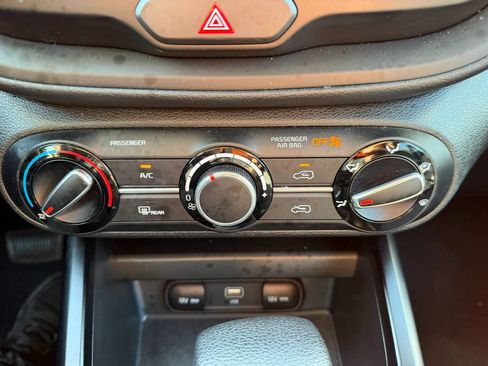 Used 2024 Kia Soul LX w/ Option Group 015 FWD image 19
