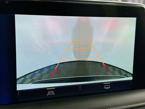 Used 2023 Chevrolet Suburban Premier image 22