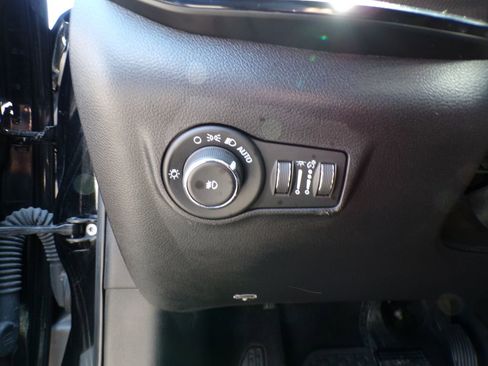 Used 2024 Jeep Compass Trailhawk AWD/4WD image 12