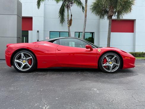 Used 2011 Ferrari 458 Italia Coupe RWD image 2