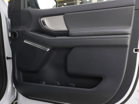 Used 2026 Ford Expedition Active image 9