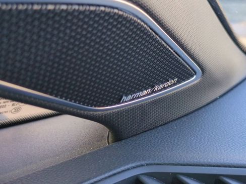 Used 2025 Volkswagen Golf R Black Edition image 28