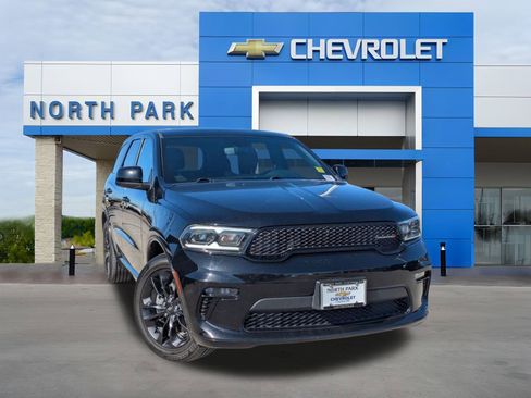 Used 2021 Dodge Durango SXT image 1