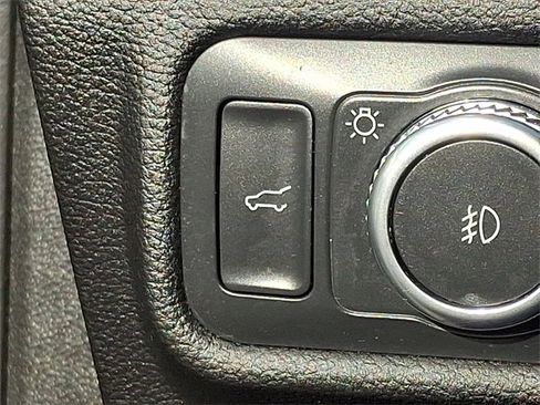 Used 2022 Ford Explorer XLT w/ Equipment Group 202A image 22