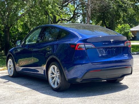 Used 2021 Tesla Model Y Long Range AWD/4WD image 7