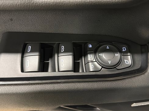 Used 2024 GMC Sierra 2500 AT4 w/ AT4 Premium Plus Package AWD/4WD image 17