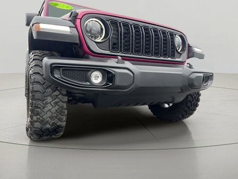Used 2024 Jeep Wrangler Willys image 9