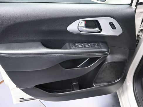 Used 2021 Chrysler Pacifica Limited w/ S Appearance Package AWD/4WD image 10