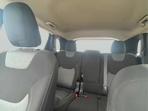 Used 2016 Jeep Cherokee Sport image 16