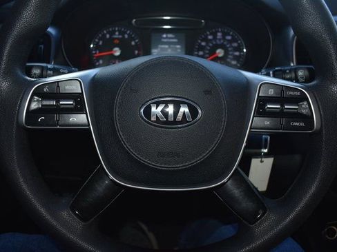 Used 2019 Kia Sorento LX image 18