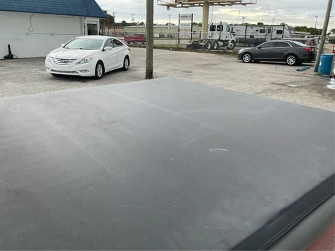 Used 2018 Nissan Frontier SV w/ Value Truck Package image 12