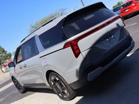 New 2026 Kia Carnival EX FWD image 3