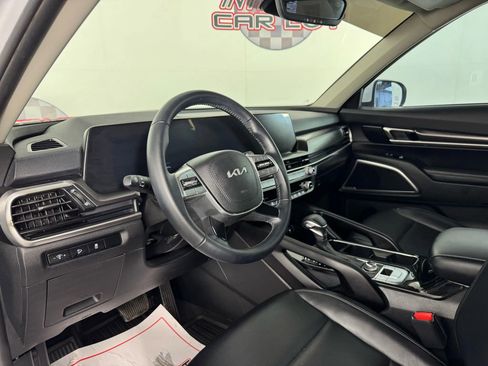 Used 2024 Kia Telluride LX image 10