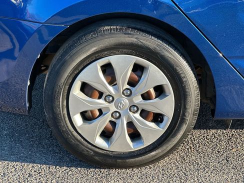 Used 2015 Hyundai Accent GLS image 24