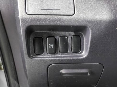 Used 2009 Mitsubishi Outlander ES image 21