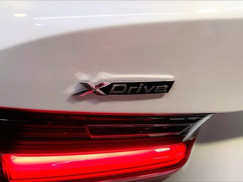 Used 2020 BMW 330i xDrive Sedan w/ Premium Package image 19