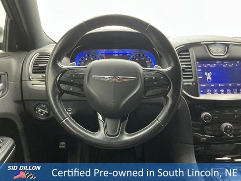 Used 2018 Chrysler 300 S image 21
