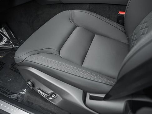 New 2026 Volvo XC90 B6 Plus w/ Protection Package Premier image 36