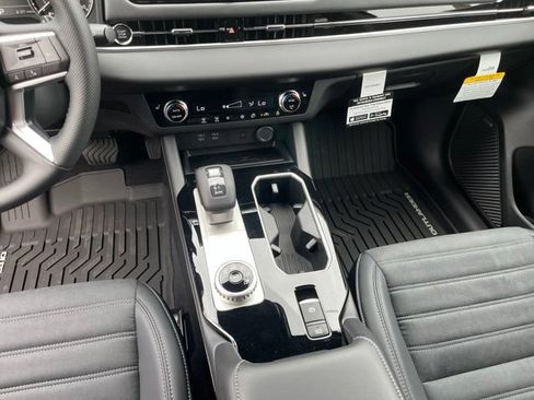 New 2026 Mitsubishi Outlander LE FWD image 17