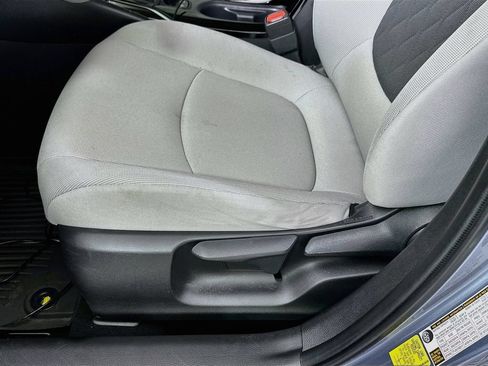 Used 2022 Toyota Corolla LE FWD image 9