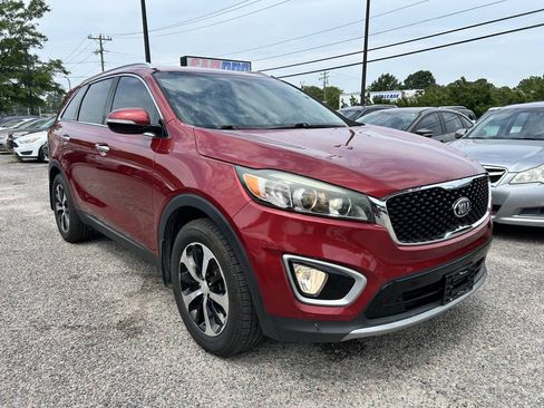 Used 2017 Kia Sorento EX w/ EX Premium Package FWD image 2