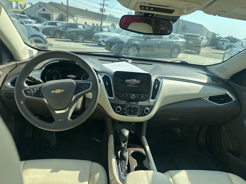 Used 2024 Chevrolet Malibu LT image 9